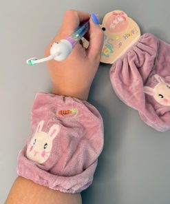 كاور حوله اي دست كودك